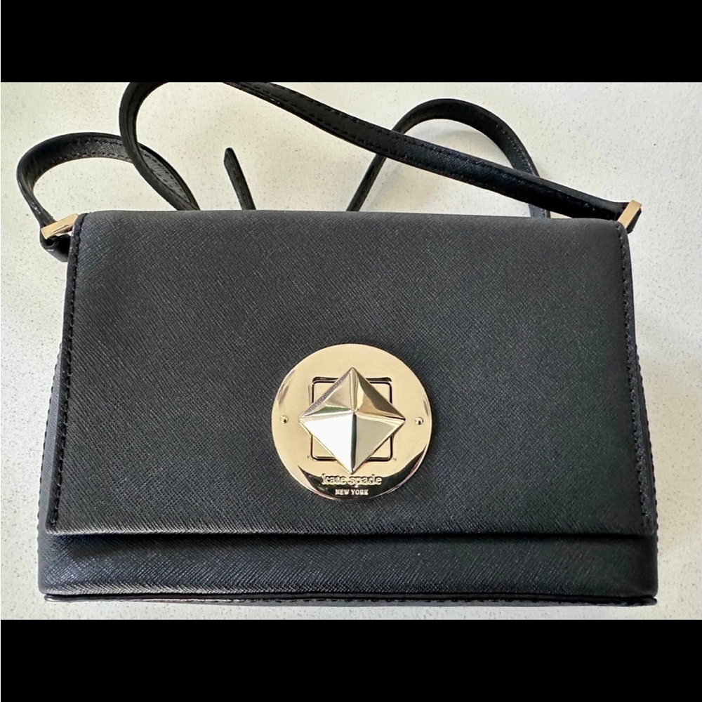 Kate Spade Black and Gold Crossbody Bag with Sleek Design